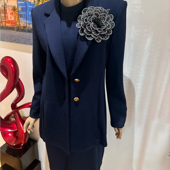 St. John Jackets & Blazers - St. John Navy Blue Blazer Gold Buttons 10 M dress suit career